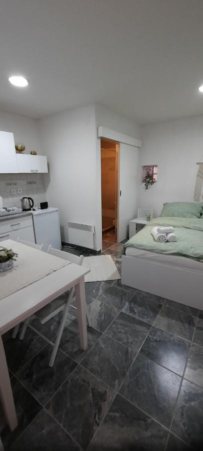 Studio Apartman Centar Varazdin Exterior photo
